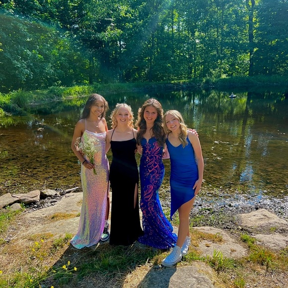 Meet your Posher, Peyton - Picture 2 of 3